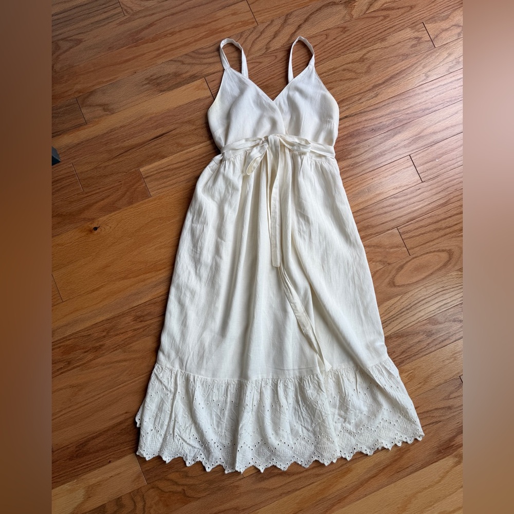 Old Navy Maternity Cream V-Neck Tie-Waist Dress